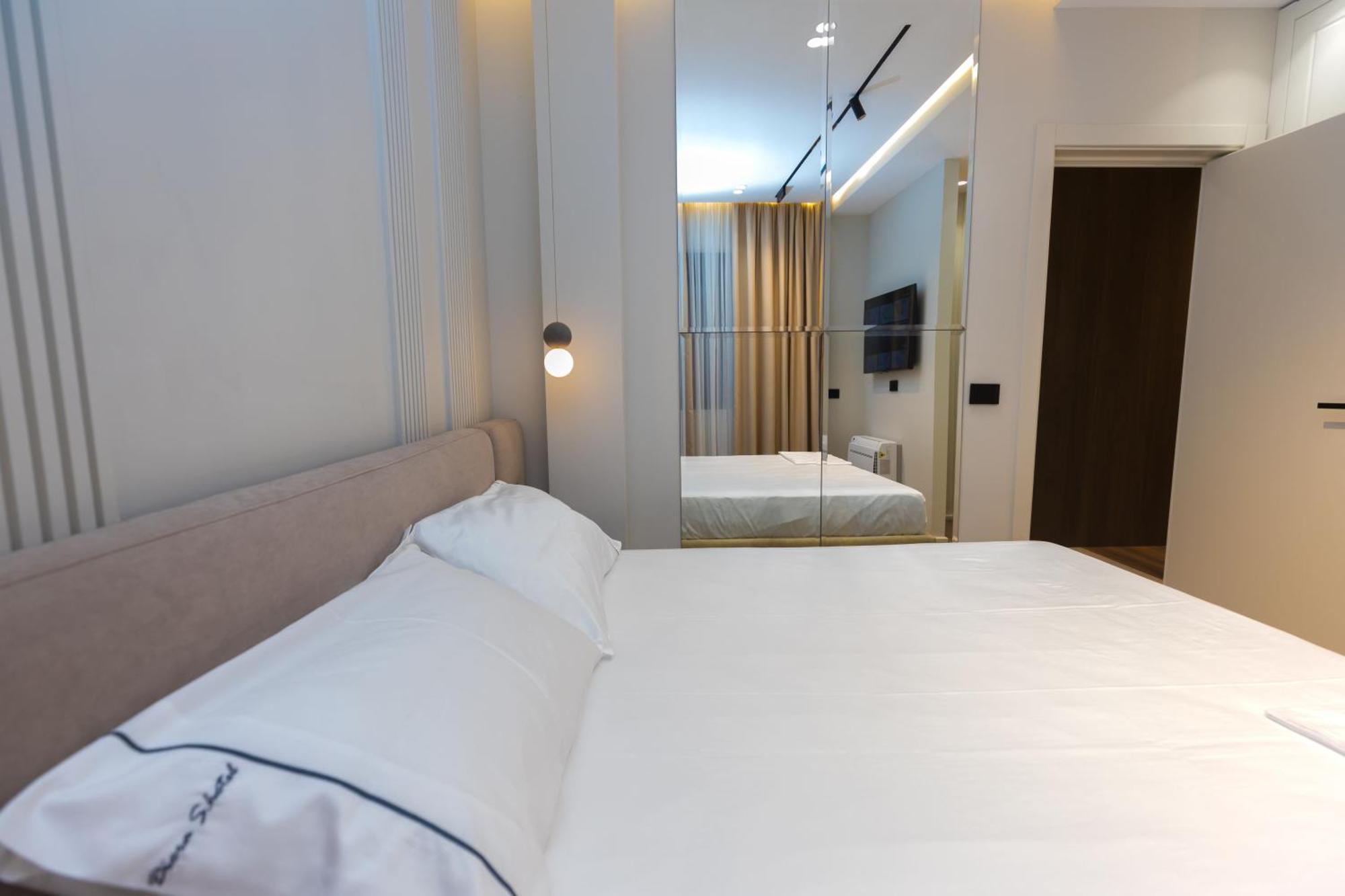 Diora'S Hotel And Apartments Vlorë Extérieur photo