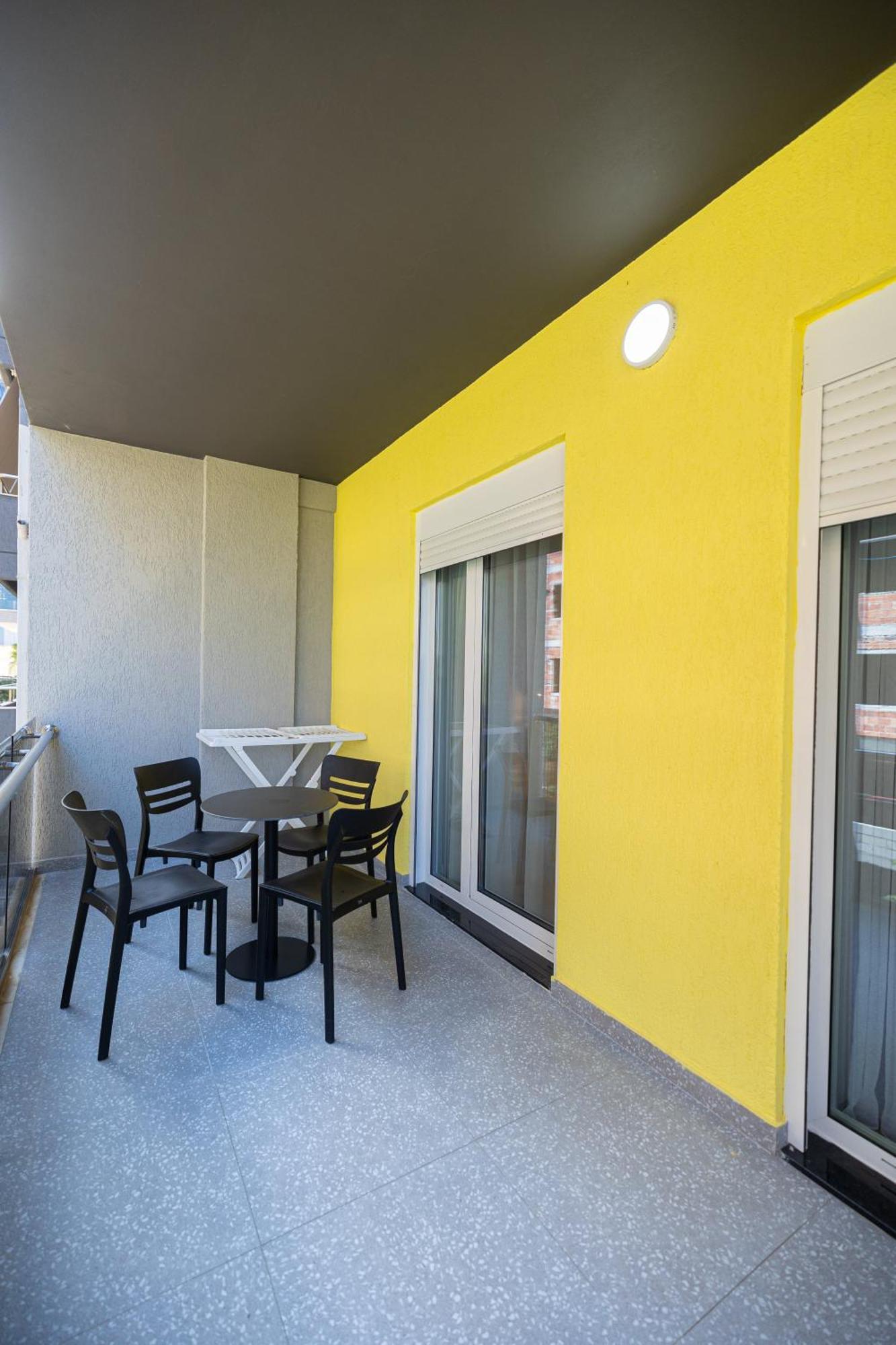 Diora'S Hotel And Apartments Vlorë Extérieur photo