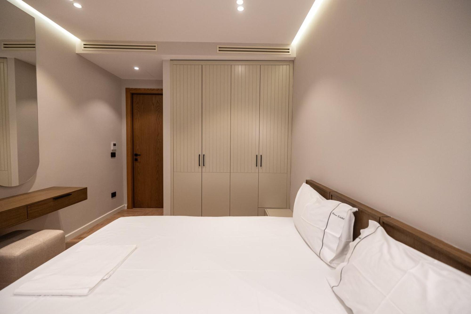 Diora'S Hotel And Apartments Vlorë Extérieur photo