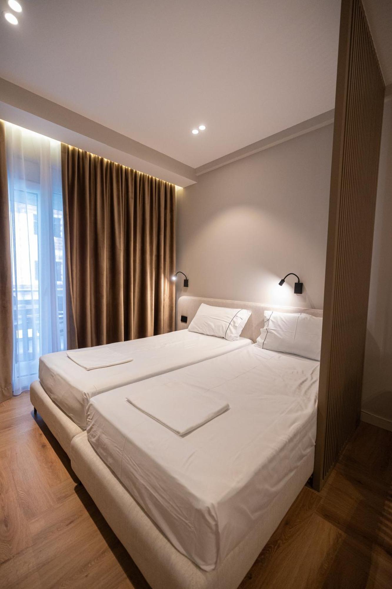 Diora'S Hotel And Apartments Vlorë Extérieur photo